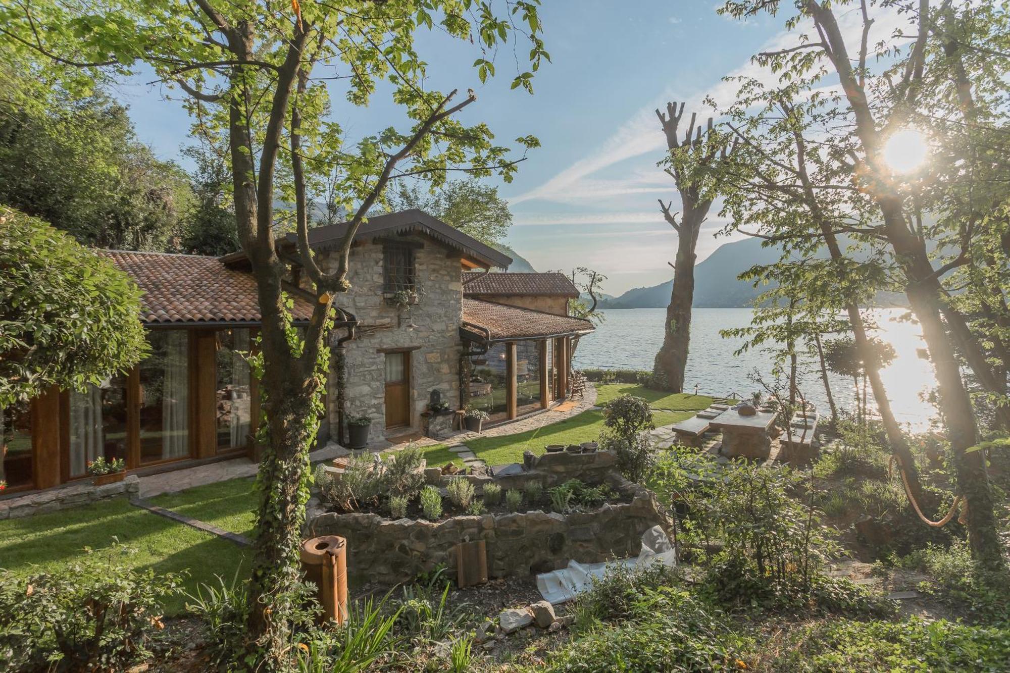 The Writer'S Nest Waterfront Villa By Rent All Como Faggeto Lario Exterior photo