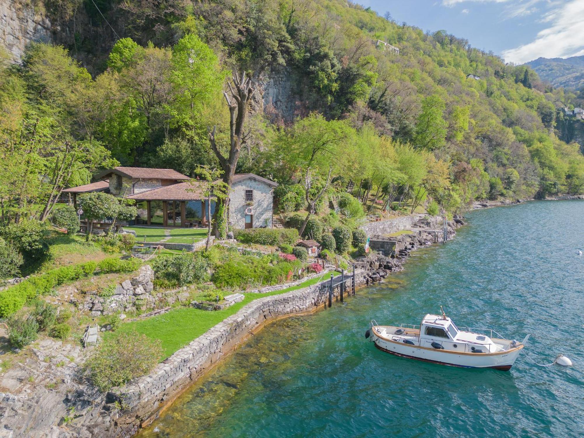 The Writer'S Nest Waterfront Villa By Rent All Como Faggeto Lario Exterior photo